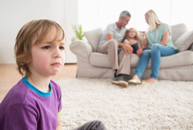 Детская ревность: Что делать родителям?